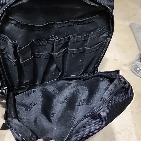 Black and Green Men's Backpack Used Great Conditions - Picture 4 of 12